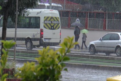 Bahar yağmurları doğayı coşturuyor 