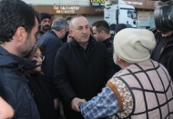 Bakan Çavuşoğlu: Yurt dışından yaklaşık 70 bin çadır geldi, 55 bin civarında çadır da sevkiyat için bekliyor