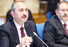 Bakan Gül, Kavala ve Demirtaş sorularını yanıtlamadı