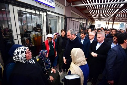 Bakan Gül, şehidin ailesini ziyaret etti