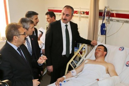 Bakan Gül&#8217;den Afrin gazilerine ziyaret 