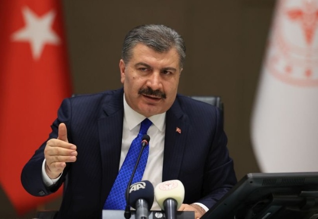 Bakan Koca: Riskin devam ettiği dönemdeyiz