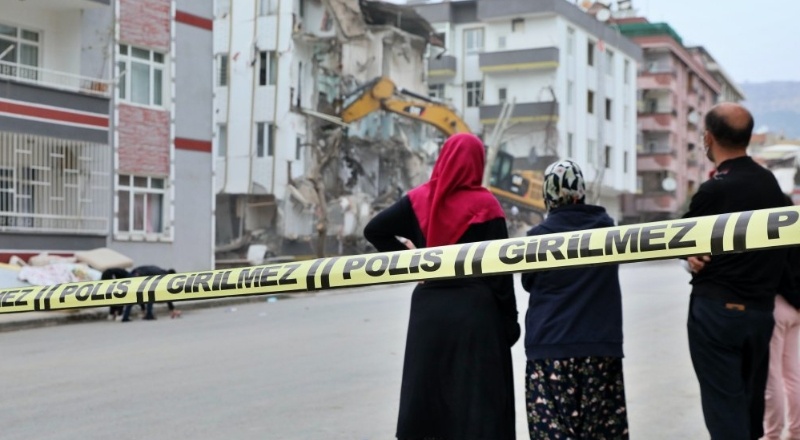 Bakan Kurum: 227 bin 27 bina yıkık veya ağır hasarlı