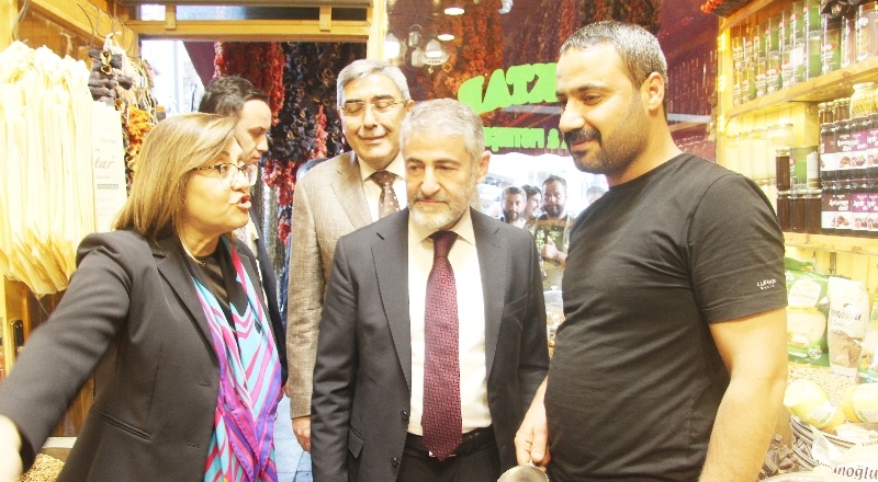 Bakan Nebati: “Bir biberimiz var ya, el koymuyorsunuz değil mi?”