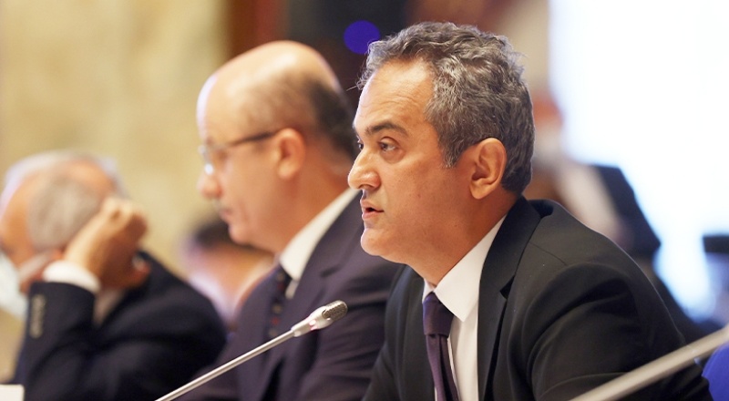 Bakan Özer: En düşük öğretmen maaşı 5 bin 97 TL