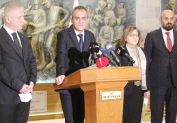 Bakan Özer: "Salgın nedeniyle tüm sınıfları kapalı olan okulumuz yok”