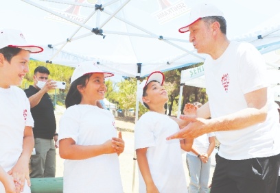 Bakan Selçuk, telafi eğitimindeki öğrencilerle buluştu