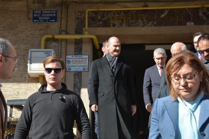 Bakan Soylu&#8217;dan polis kurşunu ile ölen gencin ailesine ziyaret 