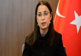 Bakanlık koltuğu insanlığındanve kadınlığından daha kıymetli!