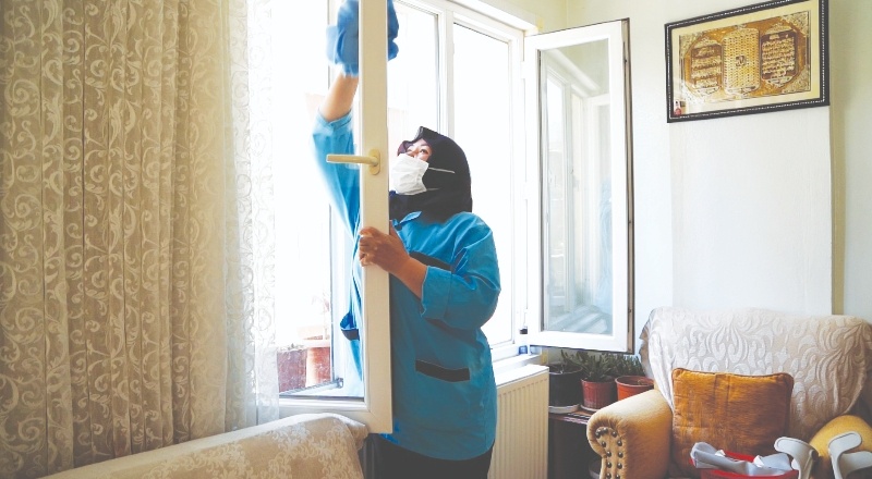 Bakıma muhtaç vatandaşlara el uzatılıyor