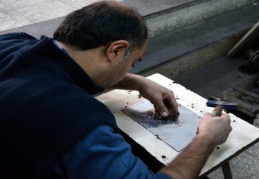 Bakırcı esnafı ‘Zeytin Dalı’ figürü işlemeye başladı 