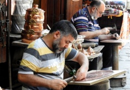 Bakırcılar Çarşısı'nda çekiç sesleri yeniden yankılandı