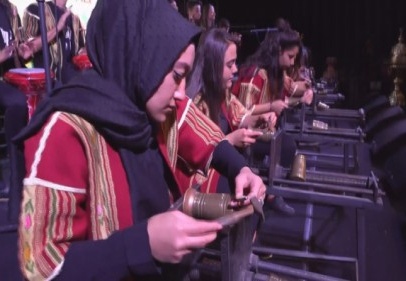 Bakırın sesi, kemanın sesi ile bütünleşti