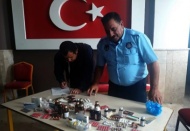 Bakkal dükkanından kaçak ilaç çıktı