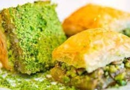Baklavada fıstık yerine kullanılan ıspanak ve bezelyeyi ayırt etmek zor
