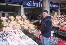 Balıklar Rusya’ya göçtü hamsinin fiyatı yükseldi