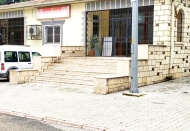Balkondan düşen galerici hayatını kaybetti