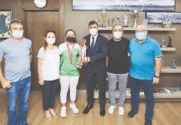 Baloğlu, 14 yaş kızlarda Türkiye Şampiyonu oldu