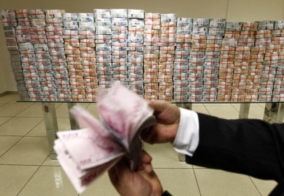 Bankacılık sektörünün kredi hacmi geriledi