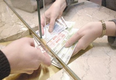 Bankalar temint aldıkları evleri hacizle sudan ucuza satıyor