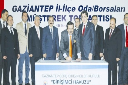 Bankaların KOBİ&#8217;lere uyguladığı faiz oranlarını tek haneye indirmek istiyoruz