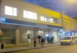 Bankanın arşiv odasında intihar etti