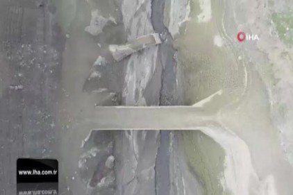 Barajın suyu çekilince eski köprüler 20 yıl sonra gün yüzüne çıktı