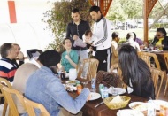 Barbekü partisinde moral depoladılar