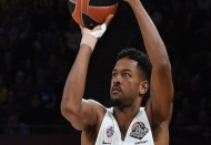 Barcelona, Cory Higgins'i transfer etti