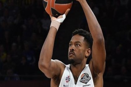 Barcelona, Cory Higgins&#039;i transfer etti