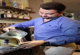 Bardakta baklava satıyor