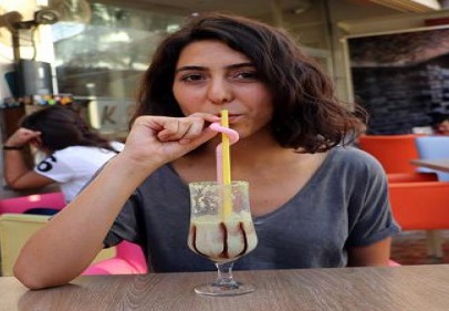 Bardakta baklava satıyor