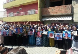 Barış İçin Kadın Dayanışma Grubu Cizre'de 