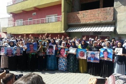 Barış İçin Kadın Dayanışma Grubu Cizre&#039;de 