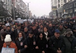 Barış İçin Sur'a Yürüyenlere Polis Saldırısı 