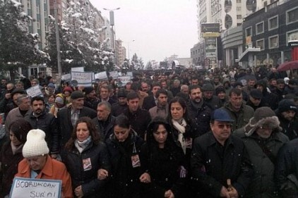 Barış İçin Sur&#039;a Yürüyenlere Polis Saldırısı 