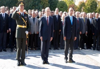 Barış içinde yaşamak herkesin ülkesine karşı görevidir 