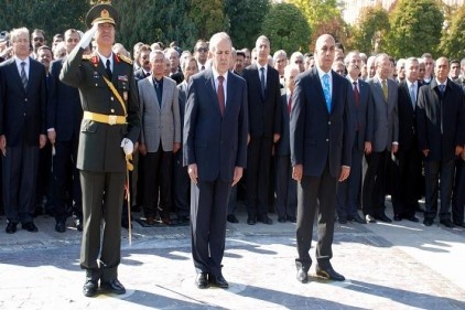 Barış içinde yaşamak herkesin ülkesine karşı görevidir 