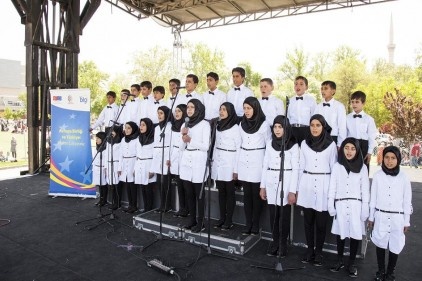 Barışın sesi AB çocuk korosu konser verdi