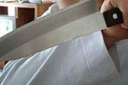 Barışmak istemedi, bıçaklandı