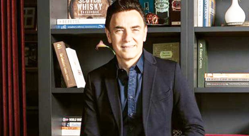 Barlarda viski ve votkada ana markaların şişelerini toplayıp kaçak dolum yapıyorlar