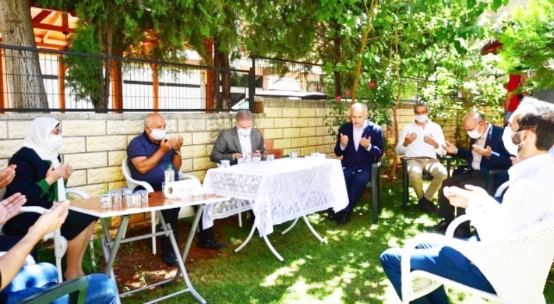 Baromuz ayaklandı, onlardan Allah razı olsun