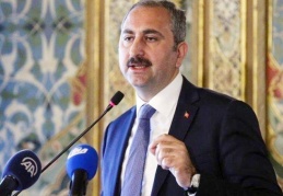 Başak Demirtaş’a yönelik çirkin paylaşımı kınıyorum, hukuk gereğini yapacaktır