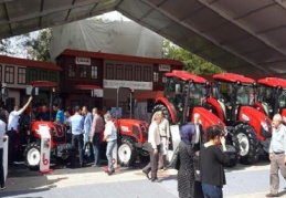 Başak traktör çiftçileri yeni modelleriyle ağırlıyor 
