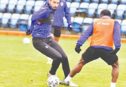 Başakşehir'de bir futbolcunun testi pozitif çıktı