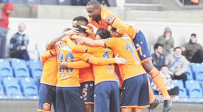 Başakşehir’e 3 puanı yeni transferleri getirdi
