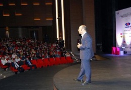 “Başarı emekle elde edilir. Çalışmadan emek vermeden başarılı olunamaz”