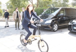 Başarı yakalayan öğrencilere, bisiklet hediye edildi