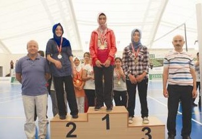 Başarılı öğrenciler ödül aldı 