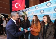 Başarılı öğrenciler ödüllendiriliyor